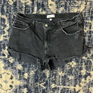 Abercrombie & Fitch The Mom Short High Rise Black Curve Love Size 34 / 18